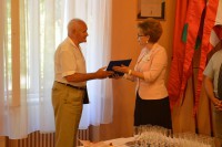 /album/kepgaleria-kezdolap/dombi-imrene-atadja-a-vegrendeletem-masolati-peldanyat-jpg/